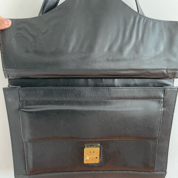 Black vintage briefcase bag with gold detailing- can fit 15” laptop. - Picture 4 of 9
